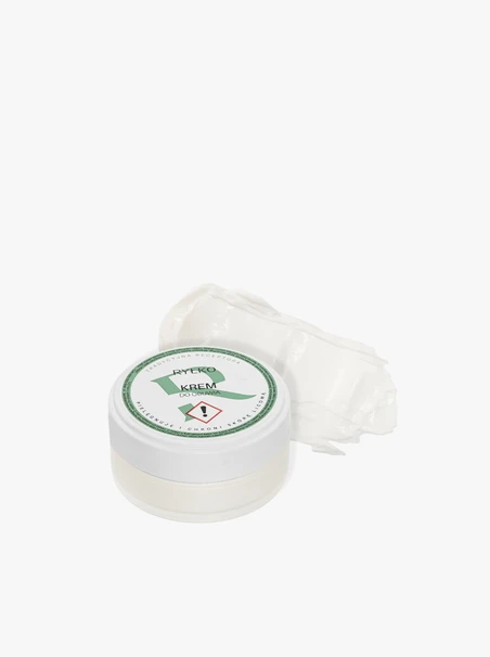 White shoe cream