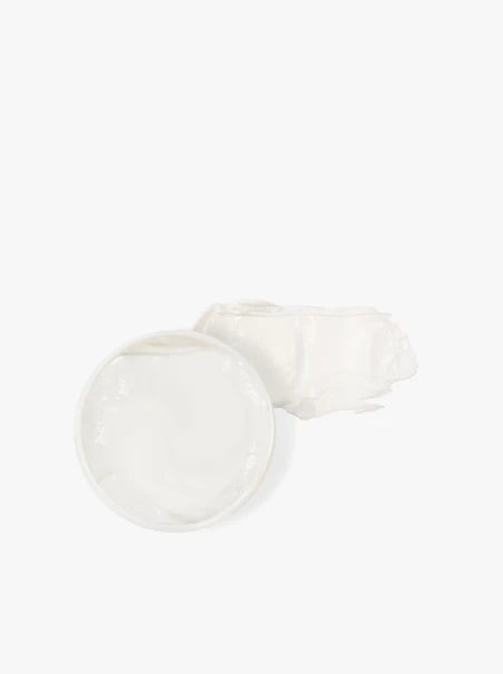 White shoe cream