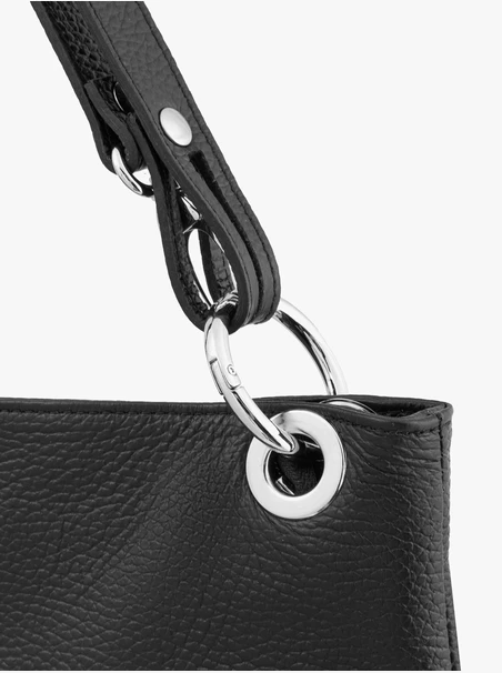 Schwarze Handtasche mit Quaste