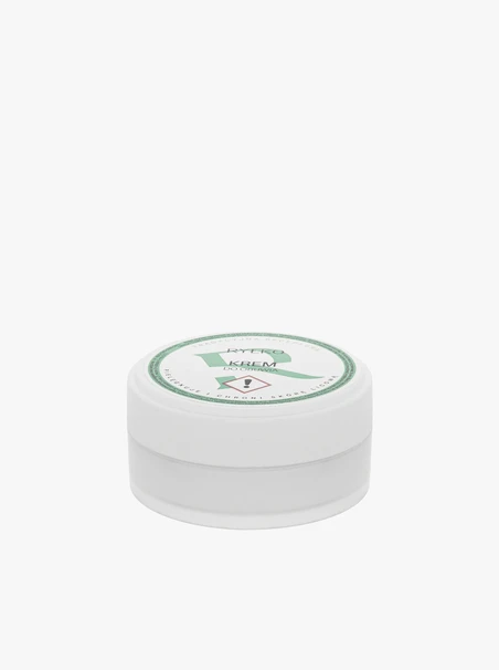 White shoe cream
