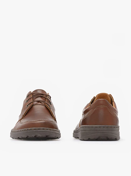 Braune Schnürhalbschuhe