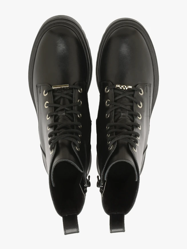 Schwarze Baggy Boots mit klobiger Sohle