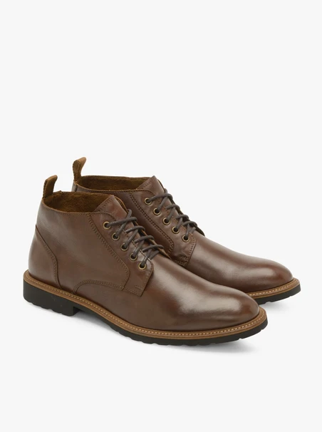 Braune Herrenstiefel im Freizeitstil