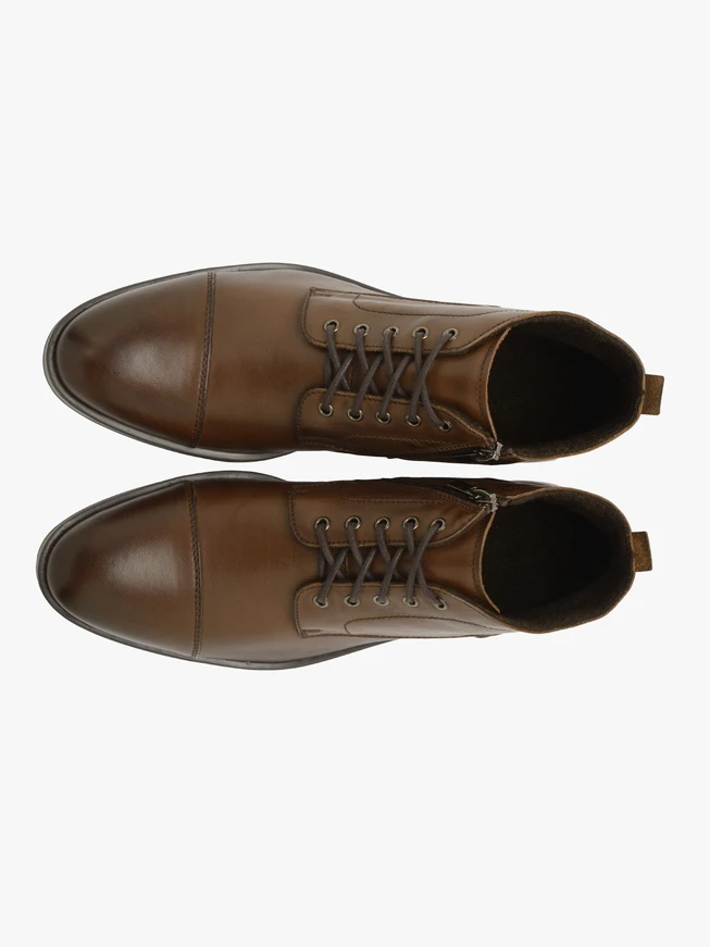 Braune Lederstiefel