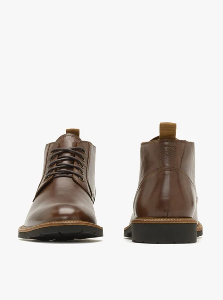 Braune Herrenstiefel im Freizeitstil