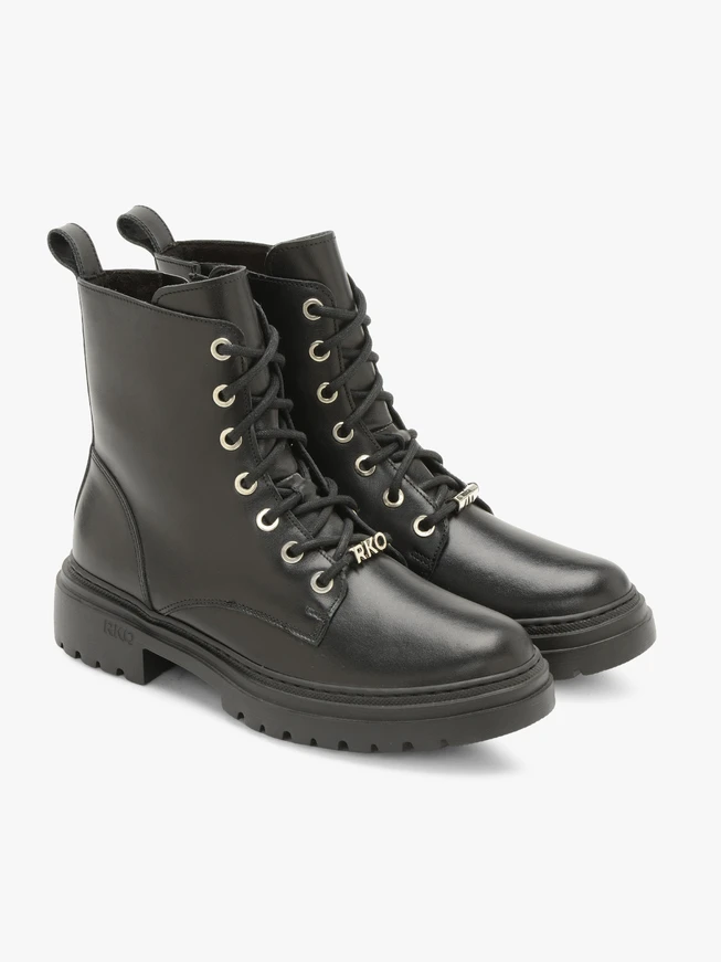 Schwarze Baggy Boots mit klobiger Sohle
