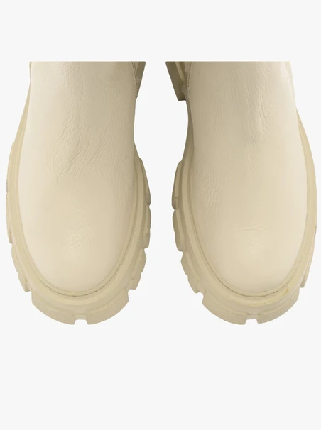Cremefarbene Stiefel mit hohem Absatz