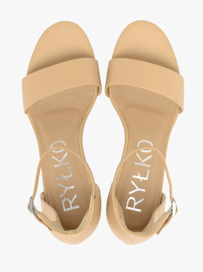 Beigefarbene Stiletto-Sandalen