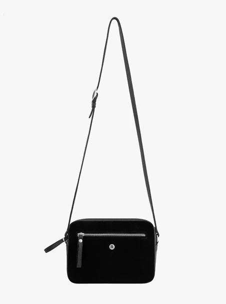 Schwarze Handtasche mit verstellbarem Riemen