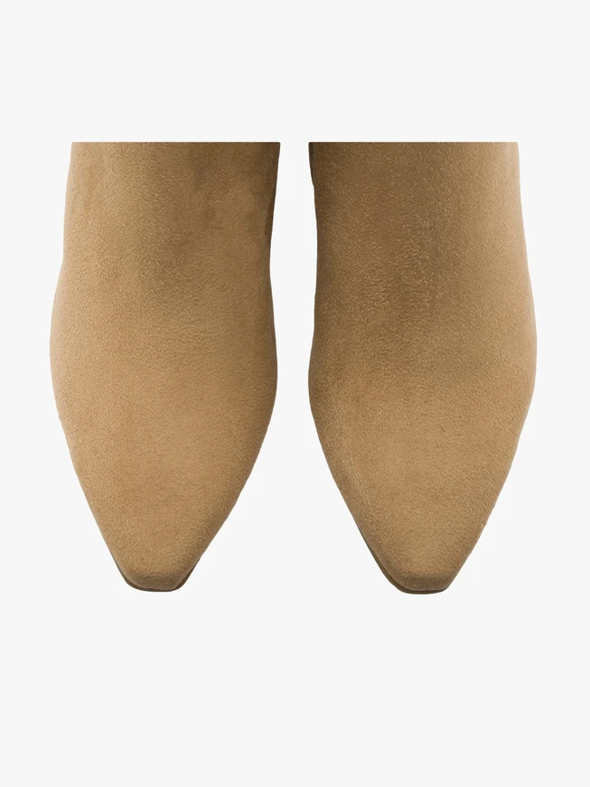 Beigefarbene, kniehohe Stiefel mit elastischem Schaft