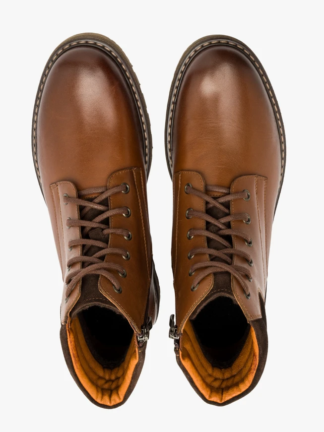 Braune mit Wolle isolierte Herrenstiefel