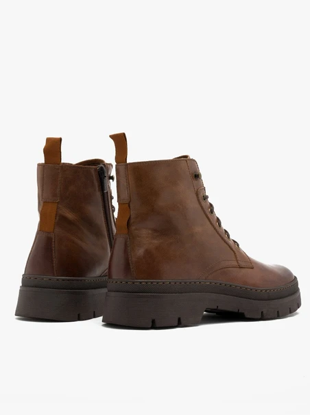 Braune Herrenstiefel