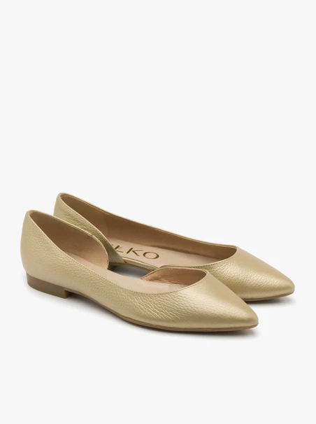 Goldene Ballerinas mit verziertem Schaft