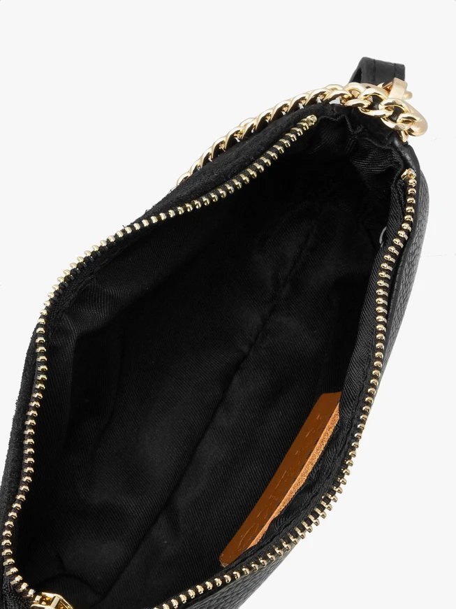 Schwarze Handtasche mit goldener Kette