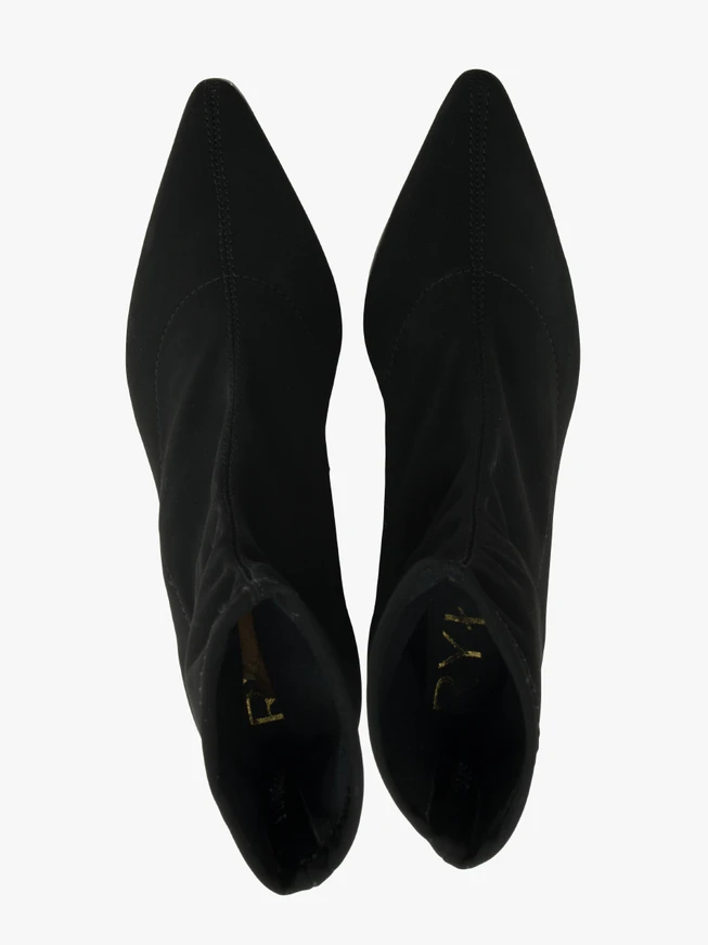 Schwarze Stiefel mit elastischem Schaft
