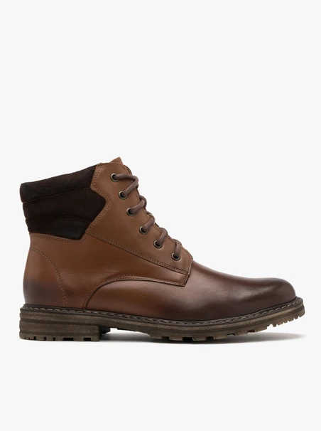 Braune mit Wolle isolierte Herrenstiefel