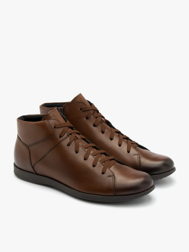 Braune isolierte Stiefel