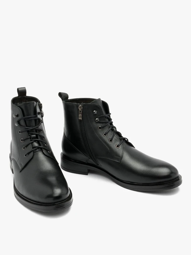 Schwarze Herrenstiefel