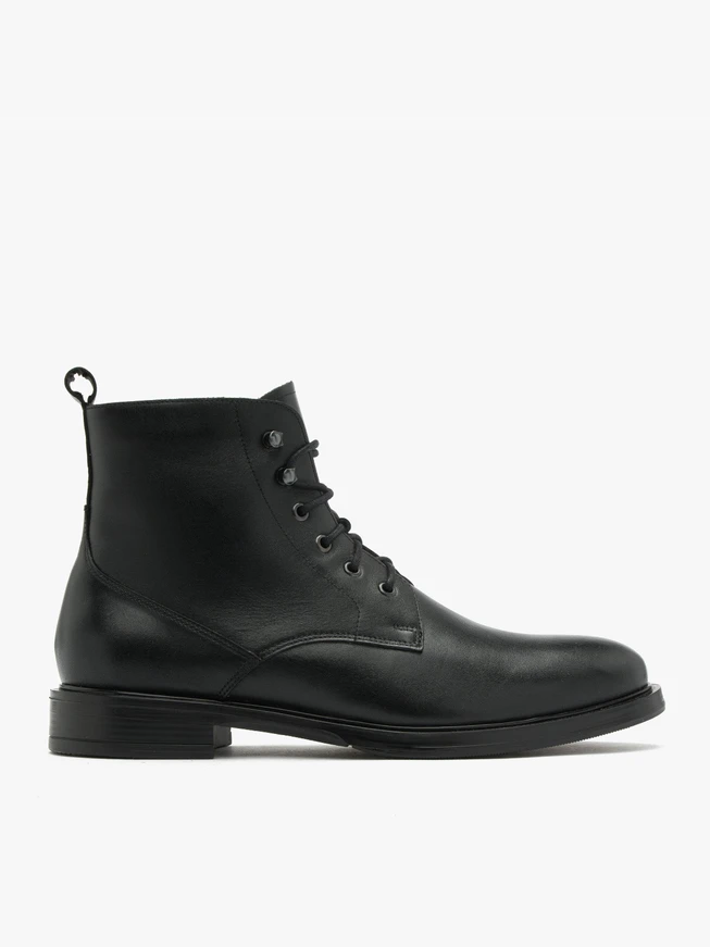 Schwarze Herrenstiefel