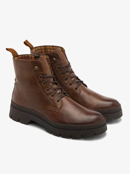 Braune Herrenstiefel