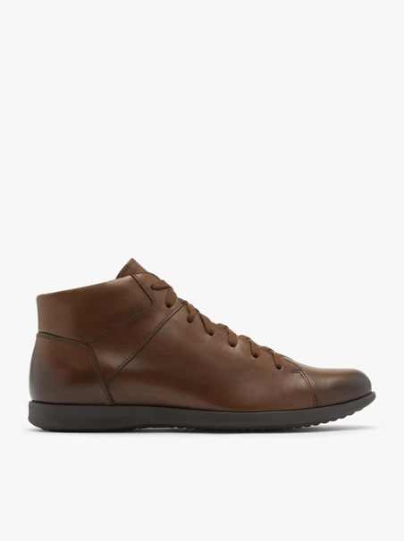 Braune isolierte Stiefel