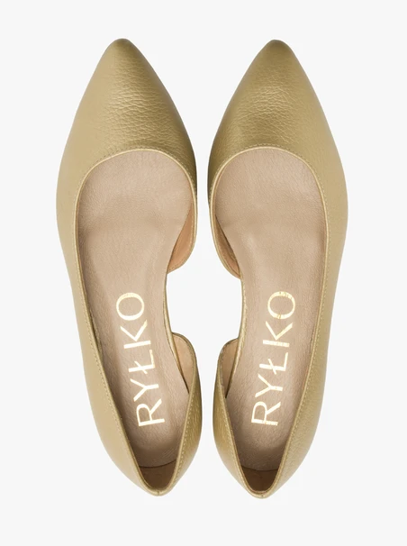 Goldene Ballerinas mit verziertem Schaft