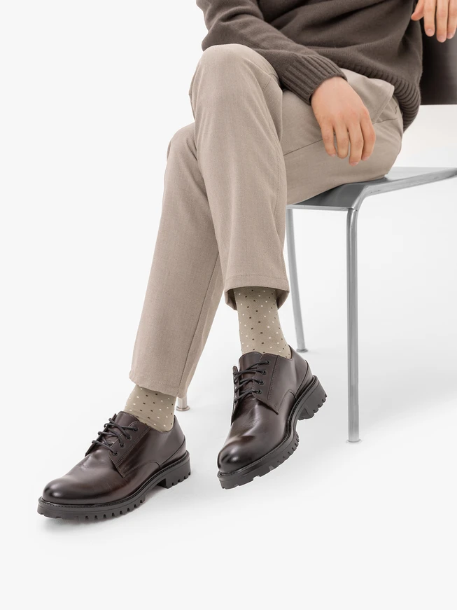 Beige men’s socks with dots