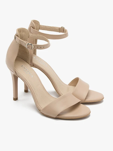 Beigefarbene hohe Stiletto-Sandalen