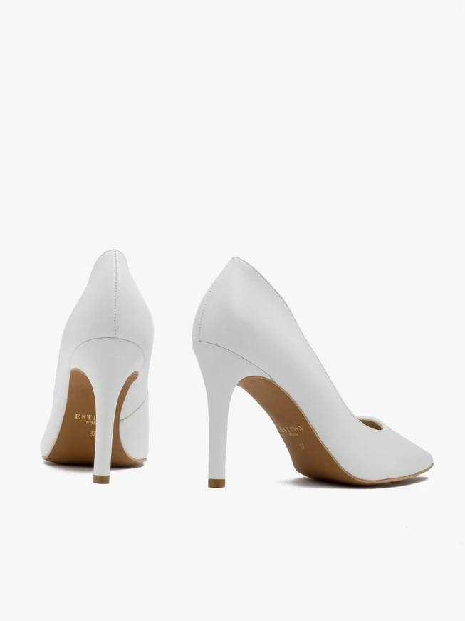 Weiße hochhackige Pumps