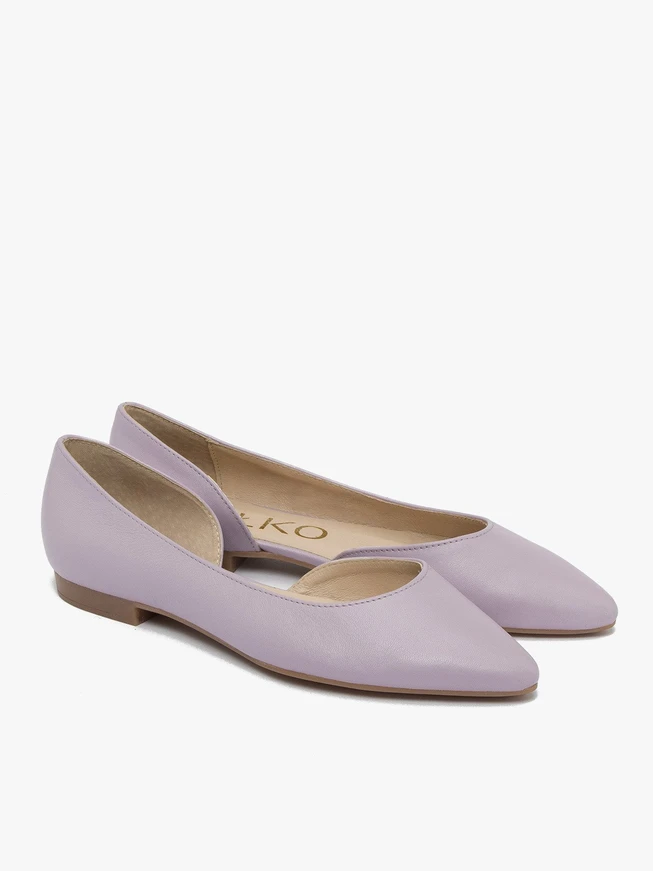 Fliederfarbene Ballerinas mit verschönertem Schaft