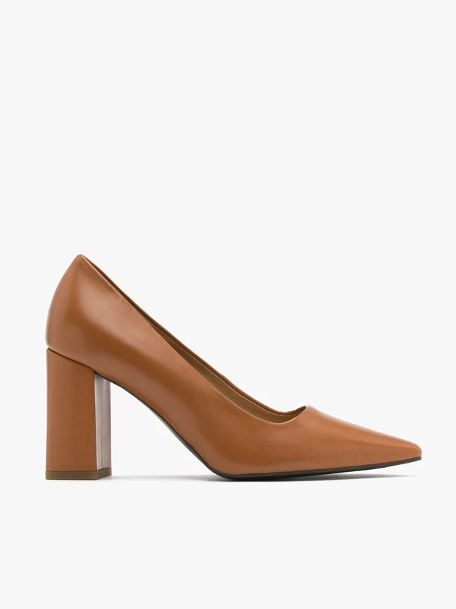 Rote Pumps mit Stilettoabsatz