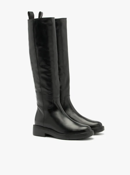 Black knee boots with narrow shaft
