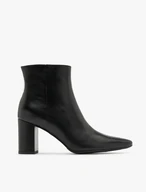 Schwarzer Stiletto-Stiefel