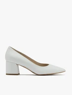 Weiße Pumps mit hohem Absatz