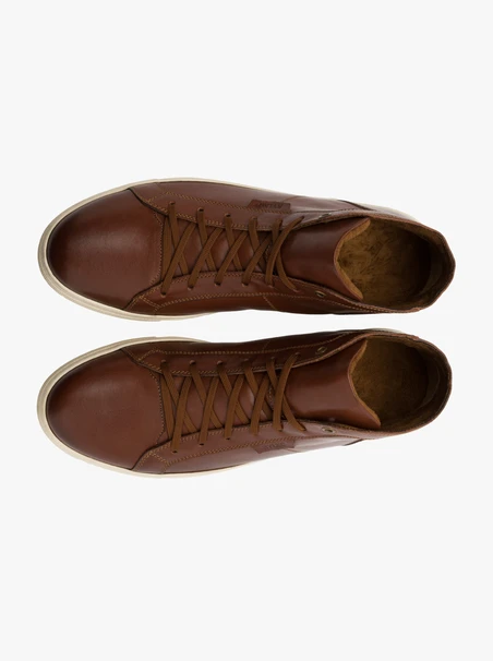 Braune Sportstiefel
