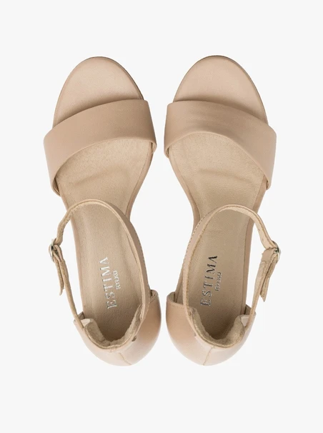 Beigefarbene hohe Stiletto-Sandalen
