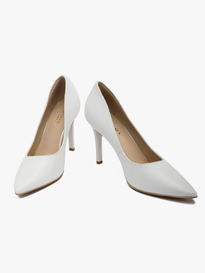 Weiße hochhackige Pumps