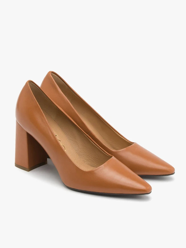 Rote Pumps mit Stilettoabsatz
