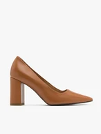 Rote Pumps mit Stilettoabsatz