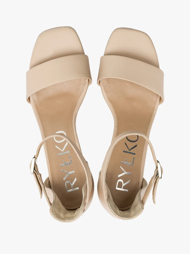 Beigefarbene Stiletto-Sandalen
