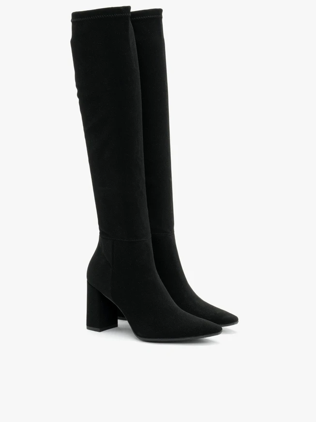 Schwarze Stiefel mit flexiblem, schmalem Schaft