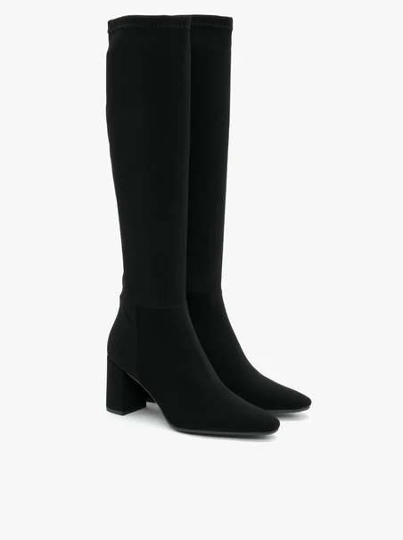 Schwarze Stiefel mit elastischem Schaft