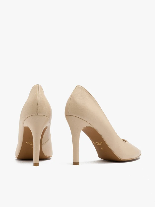 Beigefarbene hochhackige Pumps
