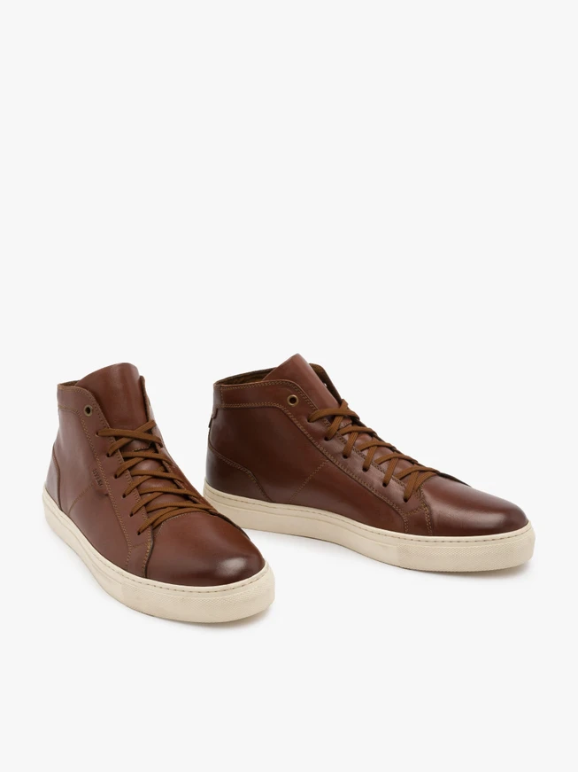 Braune Sportstiefel