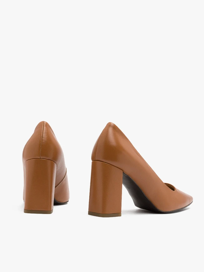 Rote Pumps mit Stilettoabsatz