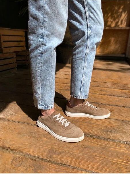 Braune Herrenhalbschuhe