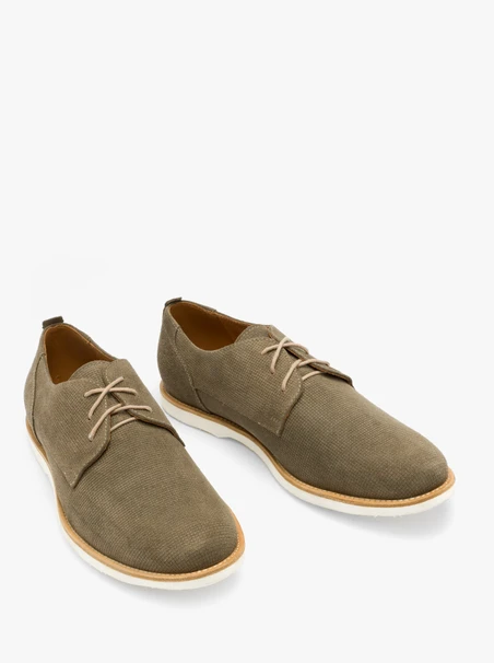 Olivefarbene Halbschuhe mit dekorativem Schaft
