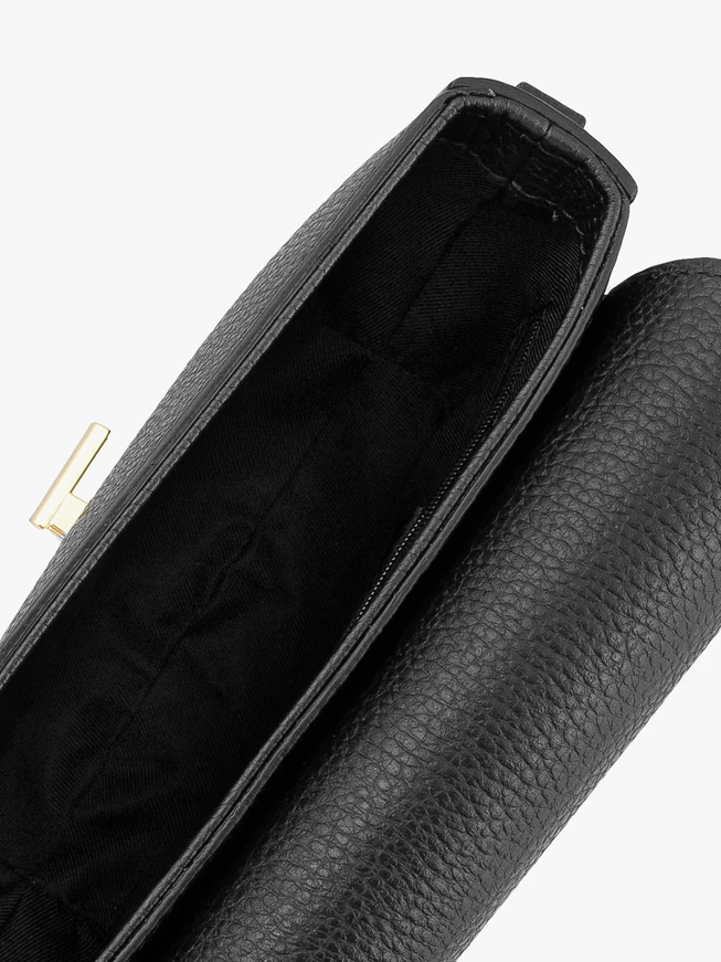 Kleine schwarze Handtasche mit goldenen Details