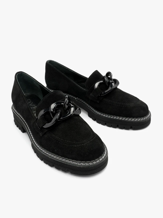 Veloursmokassins mit Kette