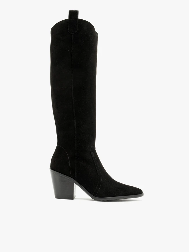 Schwarze Stiefel mit hohem Absatz